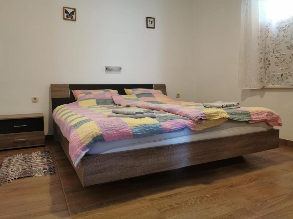 Kod Male Gospe Villa ตรีบูนย์ ภายนอก รูปภาพ