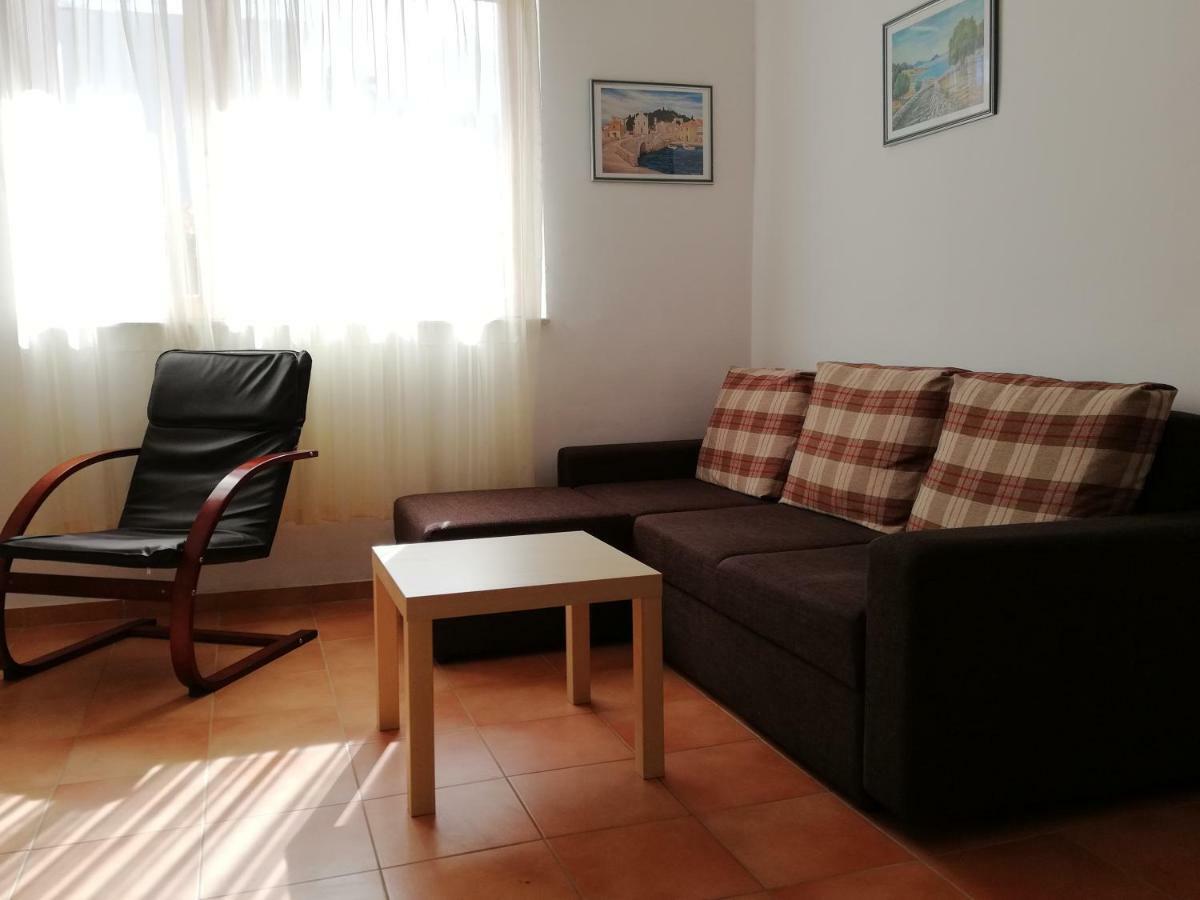 Kod Male Gospe Villa ตรีบูนย์ ภายนอก รูปภาพ